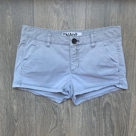 Aritzia Tna Shorts Cargo Khakis Light Gray Mid low rise Size 2 Y2K 2000s - Picture 7 of 15